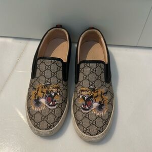 Gucci size 10 us